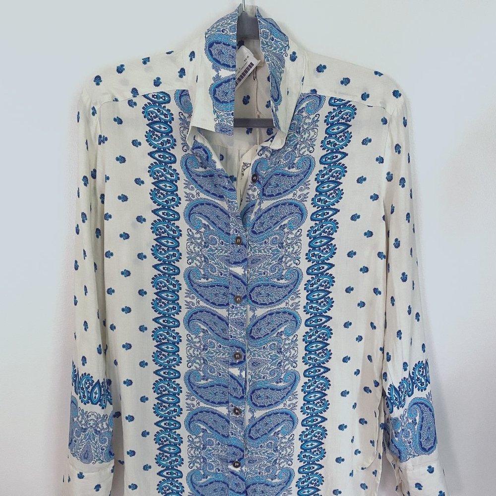 NWT Entro Blue and White Long Sleeve Paisley Boho Button Up Top